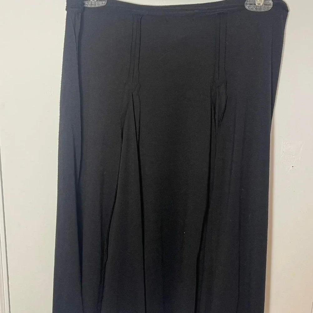 vintage paper tag Black pleated midi skirt with elastic waistband - Picture 5 of 7